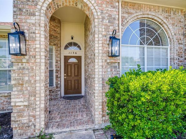 1136  Breezewood Drive , Lewisville Texas 75077