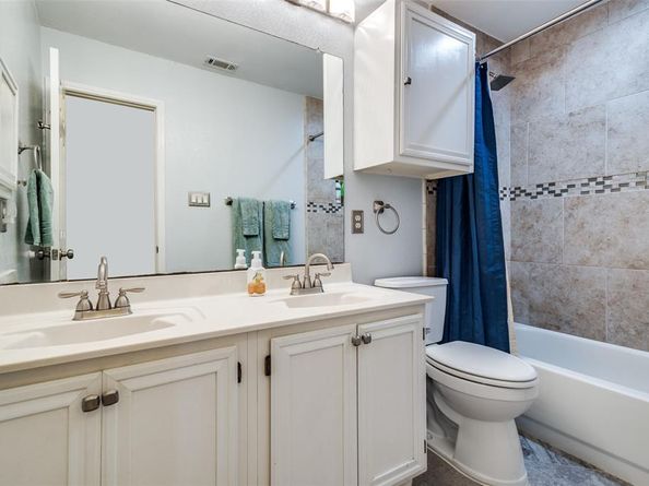 1136  Breezewood Drive , Lewisville Texas 75077