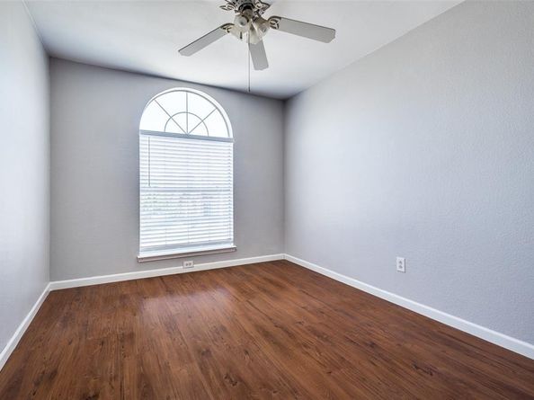 1136  Breezewood Drive , Lewisville Texas 75077