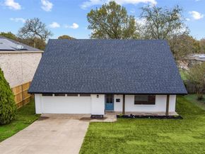 6922  Trailcrest Drive , Dallas Texas 75232