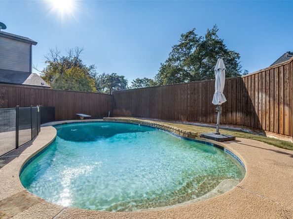 17819  Lost View Road , Dallas Texas 75252