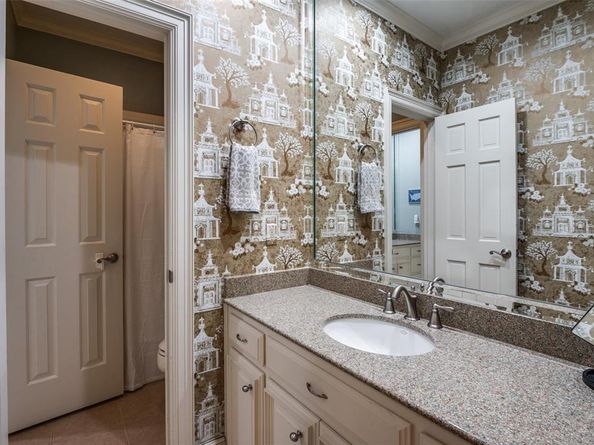 17819  Lost View Road , Dallas Texas 75252