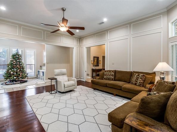 17819  Lost View Road , Dallas Texas 75252