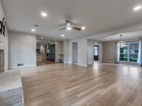 7008  Joyce Way , Dallas Texas 75225