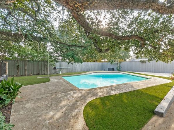 7008  Joyce Way , Dallas Texas 75225