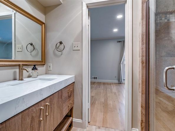 7008  Joyce Way , Dallas Texas 75225