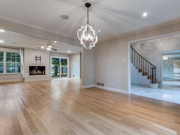 7008  Joyce Way , Dallas Texas 75225