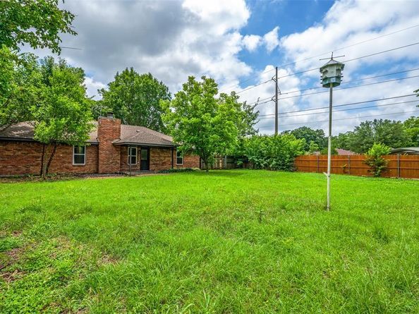 402  Country Meadow Drive , Mansfield Texas 76063