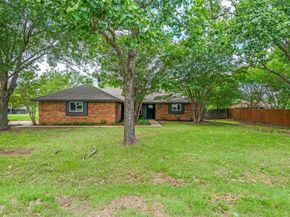 402  Country Meadow Drive , Mansfield Texas 76063