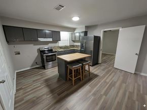 806  clearwood Drive , Dallas Texas 75232