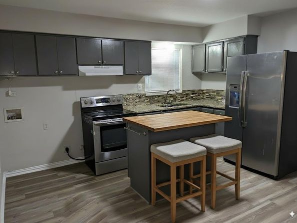 806  clearwood Drive , Dallas Texas 75232