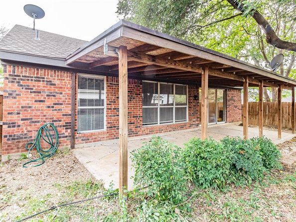 4637  Feathercrest Drive , Fort Worth Texas 76137