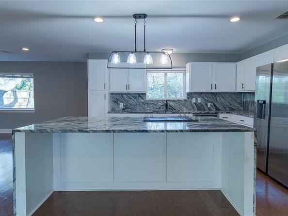 3446  Silverwood Lane , Dallas Texas 75233