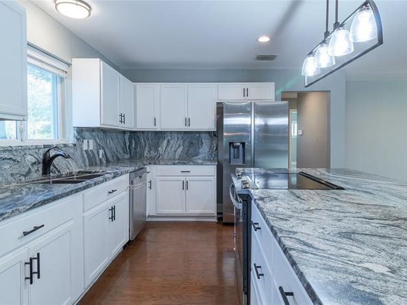 3446  Silverwood Lane , Dallas Texas 75233