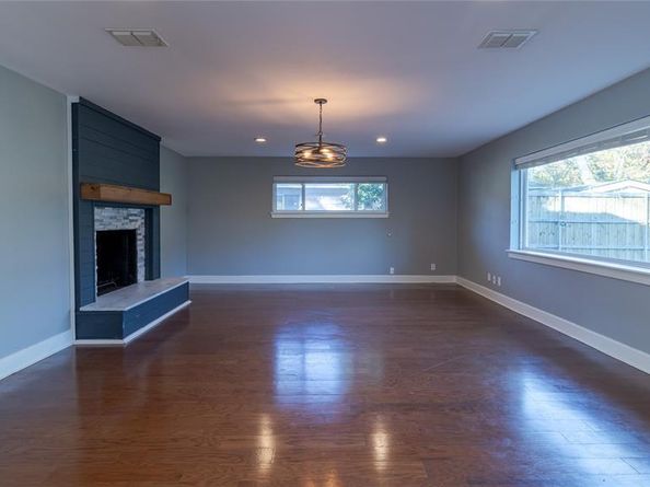 3446  Silverwood Lane , Dallas Texas 75233