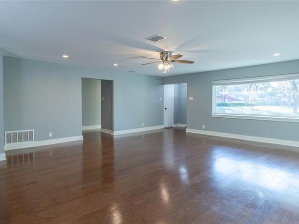 3446  Silverwood Lane , Dallas Texas 75233