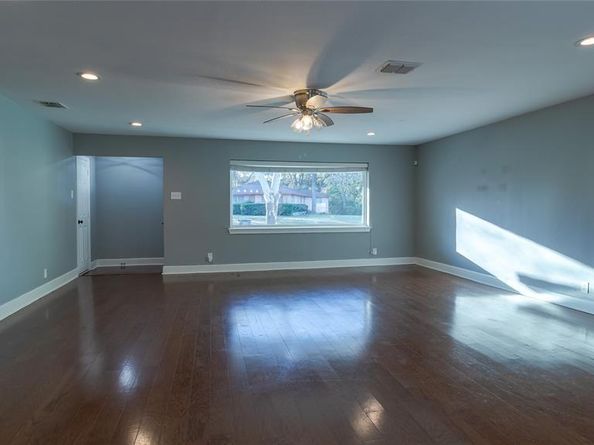 3446  Silverwood Lane , Dallas Texas 75233