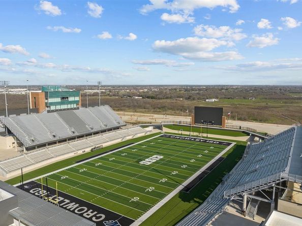 1021  Western Hills Drive , Crowley Texas 76036