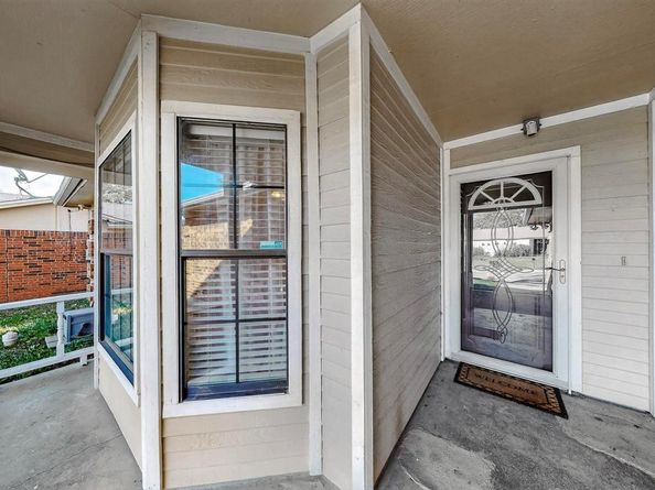 932  Freestone Drive , Arlington Texas 76017