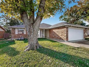 932  Freestone Drive , Arlington Texas 76017