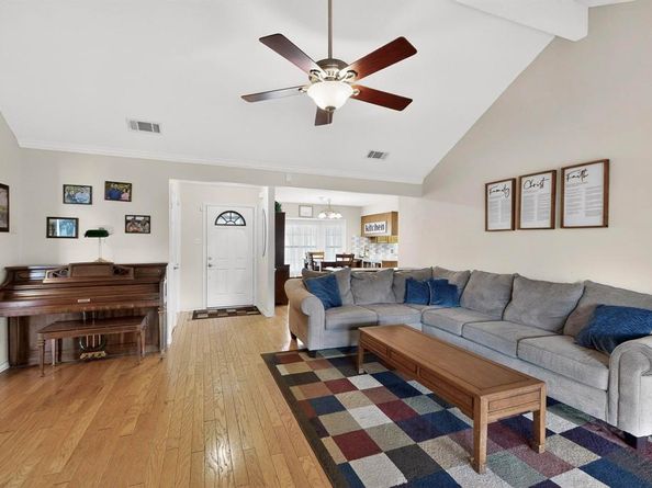 932  Freestone Drive , Arlington Texas 76017