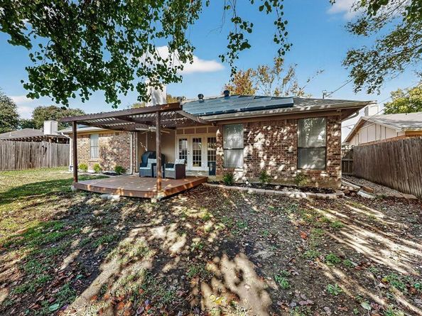 932  Freestone Drive , Arlington Texas 76017