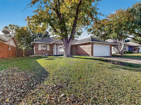 932  Freestone Drive , Arlington Texas 76017