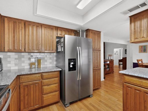 932  Freestone Drive , Arlington Texas 76017