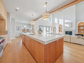 11947  Quincy Lane , Dallas Texas 75230