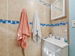 2915  Fakes Drive , Dallas Texas 75224