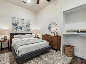 402 S Henderson Avenue , Dallas Texas 75223