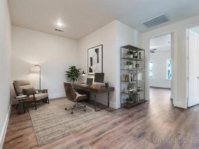 402 S Henderson Avenue , Dallas Texas 75223