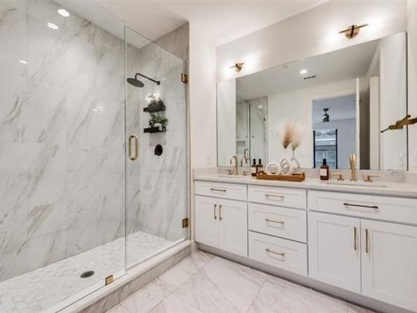 2633  Reagan Street  106, Dallas Texas 75219