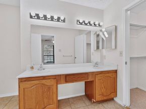 3836  O B Crowe Drive , Dallas Texas 75227