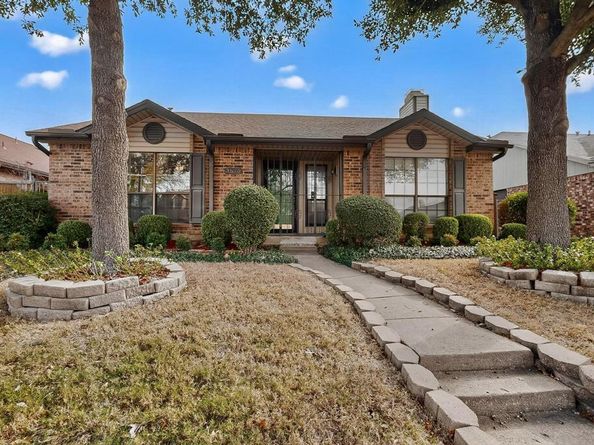 3836  O B Crowe Drive , Dallas Texas 75227