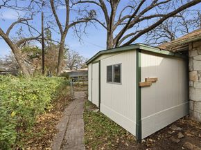 1901  Bluebird Avenue , Fort Worth Texas 76111