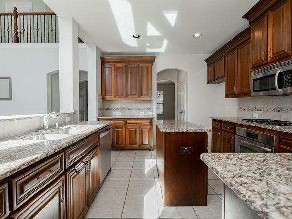 3035  Larreta  , Grand Prairie Texas 75054