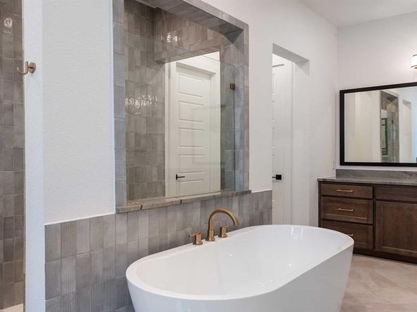 705  Corsair Court , Hurst Texas 76054