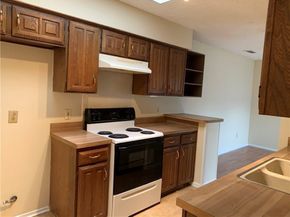1913  Wyndemere Lane , Garland Texas 75042