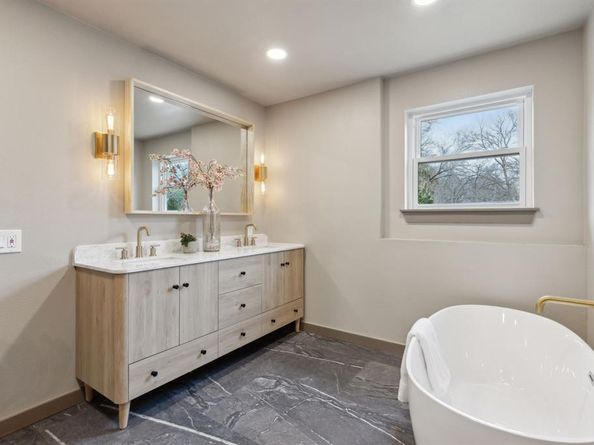 10840  Meadowcliff Lane , Dallas Texas 75238