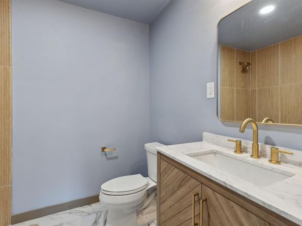 10840  Meadowcliff Lane , Dallas Texas 75238