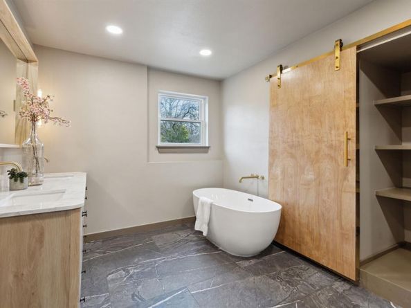 10840  Meadowcliff Lane , Dallas Texas 75238