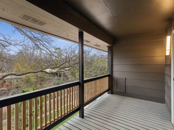 10840  Meadowcliff Lane , Dallas Texas 75238