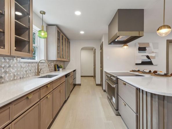 10840  Meadowcliff Lane , Dallas Texas 75238