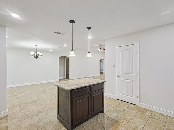 901  Highwoods Trail , Fort Worth Texas 76112
