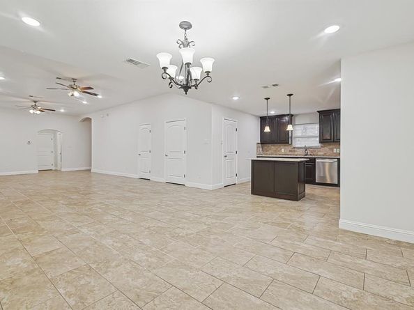 901  Highwoods Trail , Fort Worth Texas 76112