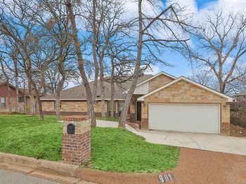 901  Highwoods Trail 