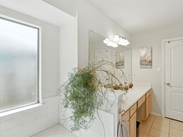 749  Oak Park Drive , Azle Texas 76020