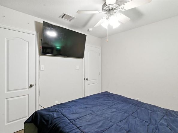 749  Oak Park Drive , Azle Texas 76020