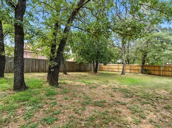 749  Oak Park Drive , Azle Texas 76020